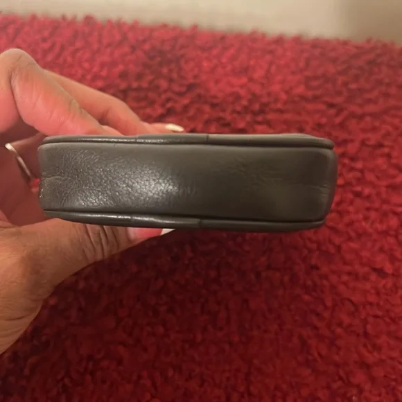 *Rare*Coach Black Leather Vertical Wristlet - Picture 8 of 14